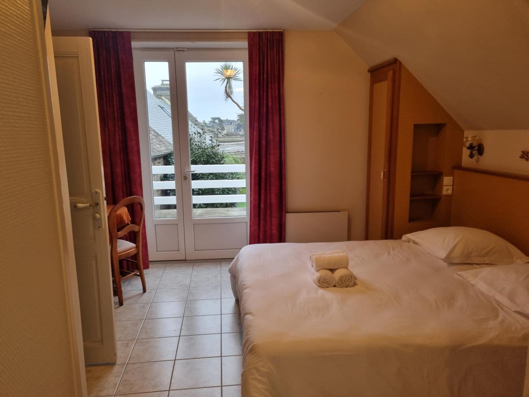 Le Conquerant - Chambres Meublees - Barfleur Zewnętrze zdjęcie