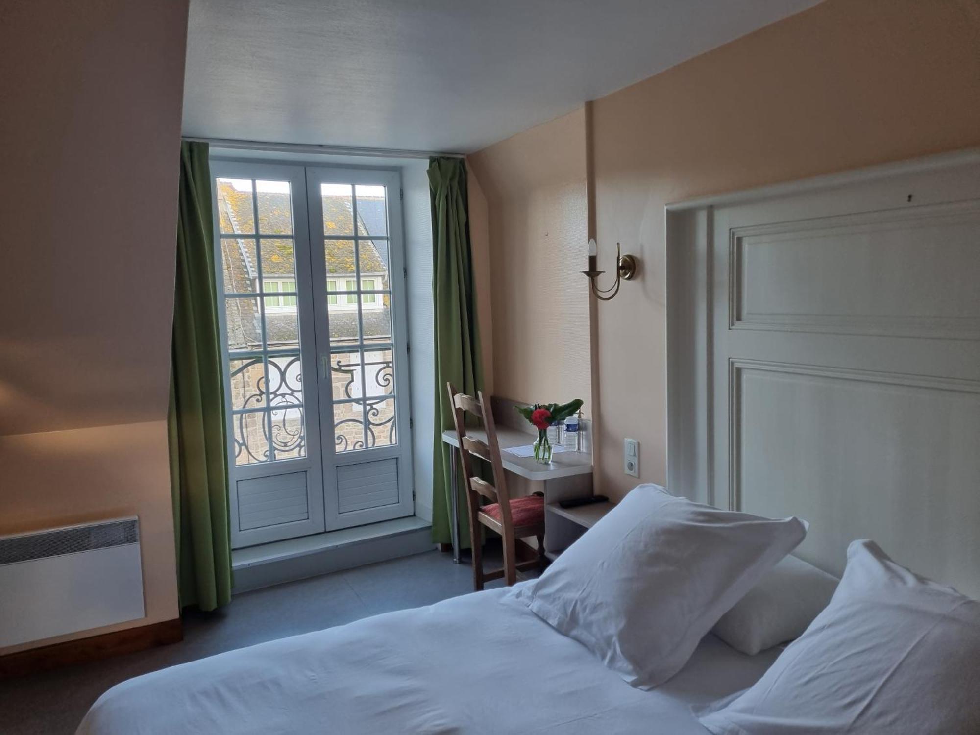 Le Conquerant - Chambres Meublees - Barfleur Zewnętrze zdjęcie